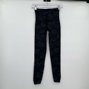 Spanx‎ black camo tights small